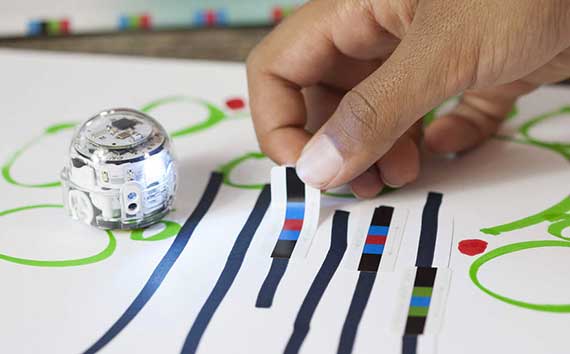 https://ozo-569-7f154d0-20190611t0106-dot-ozobot-homepage-dev.appspot.com/img/products-ozobot-evo-experience-pack.ff276033.jpg
